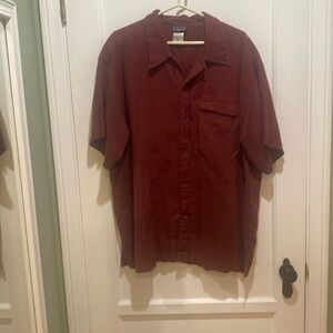 Patagonia button down shirt with hibiscus embroidery X-Large